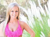 Melissa outdoor fetish play