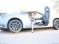 Lola in roadside attraction