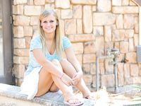 Alice is pretty in blue