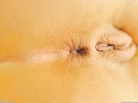 Sofia bangs her pussy with high heels