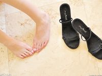 Aubrey tackles a banana in her pussy