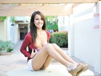 Ileana flashes her sweet pussy