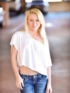 Krystal Spreads In Heels