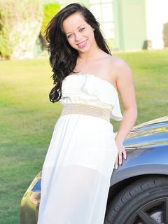 Aurora She Can Be Elegant