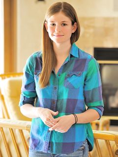 Lara loses her jeans