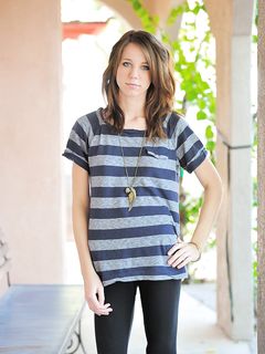 Allie in capri tights gets naked in public